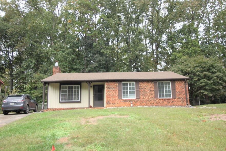 Primary Photo - 8200 Mahogany Dr