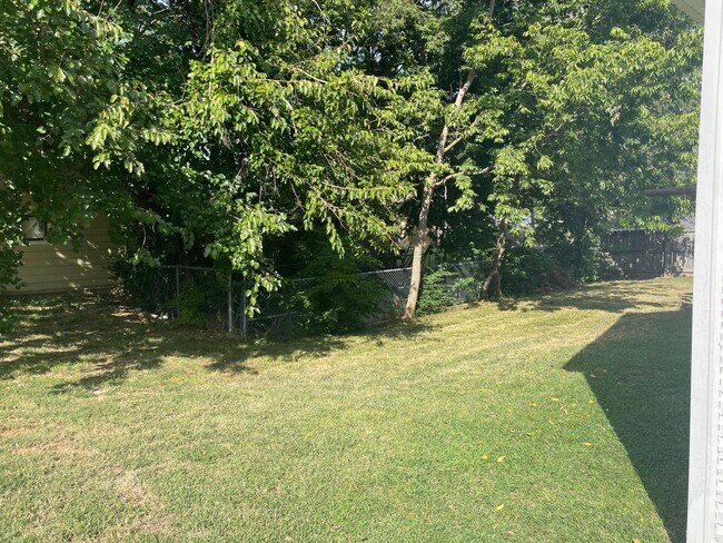 Building Photo - 1 Bedroom / 1 Bathroom in Downtown Springd...