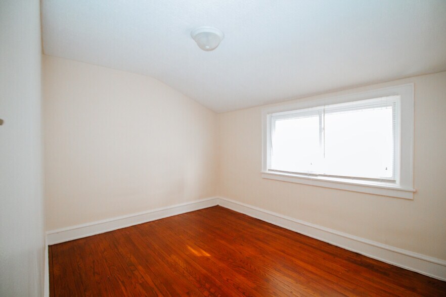 Building Photo - 1467 Sabra Rd