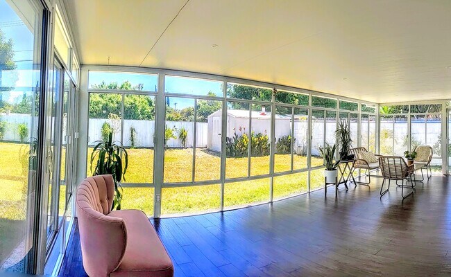 Building Photo - 6532 Gross Ave