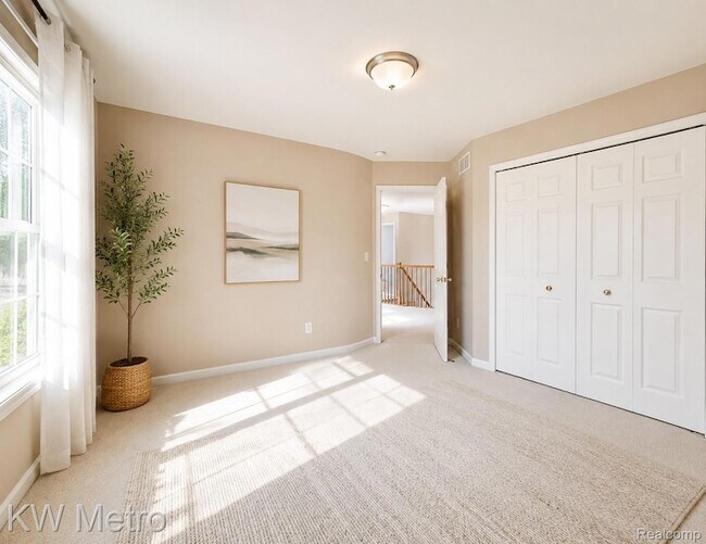 Building Photo - 1176 Cadmus Dr