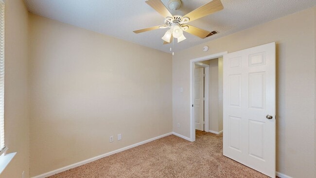 Building Photo - AFFORDABLE HOME READY FOR YOU!!!