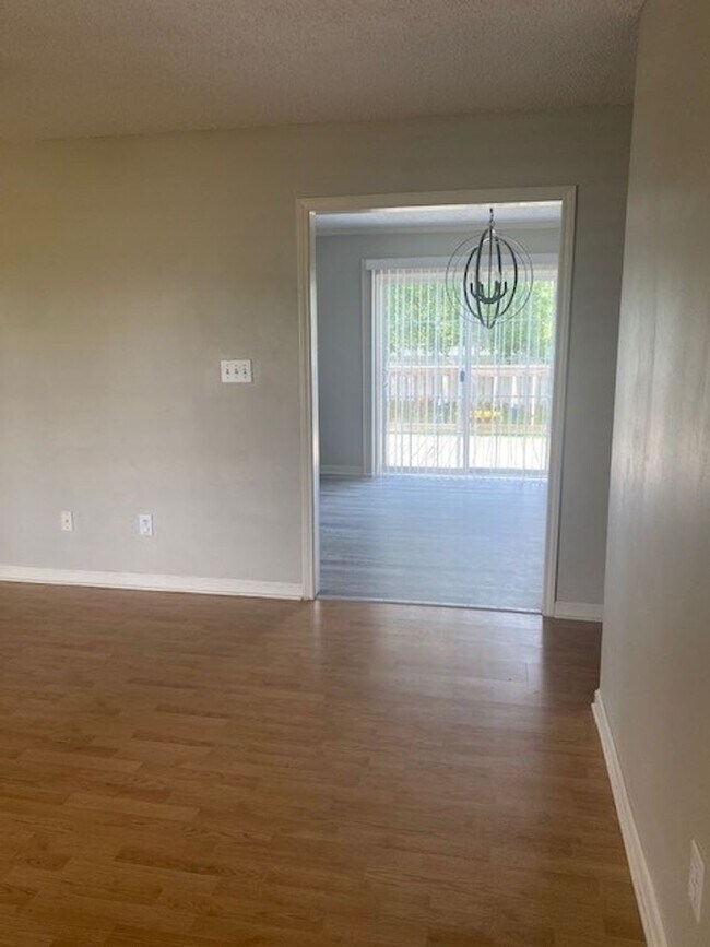 Building Photo - 105 Labonte Dr