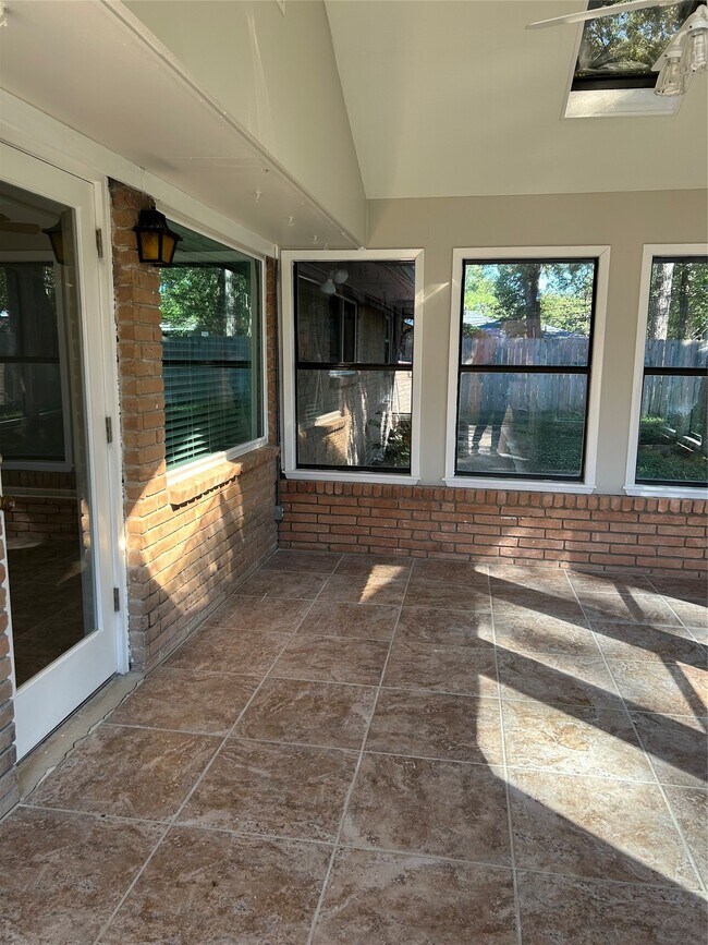 Building Photo - 10233 Moorberry Ln