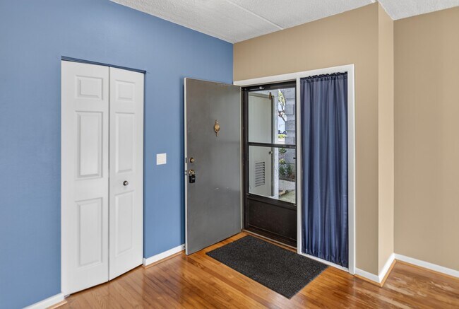 Building Photo - 29 Aledo Ct
