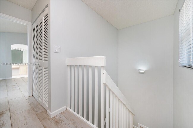 Building Photo - 1571 Seagrape Way