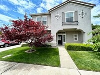 Building Photo - Gated Community! Beautiful 3bd/2.5bth in F...