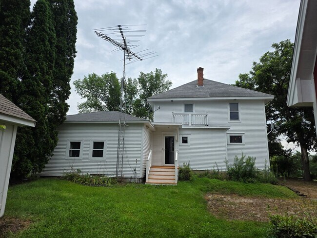 Building Photo - 5N340 Wooley Rd