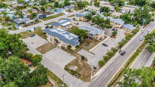 Building Photo - 2826 W Rainbow Cir