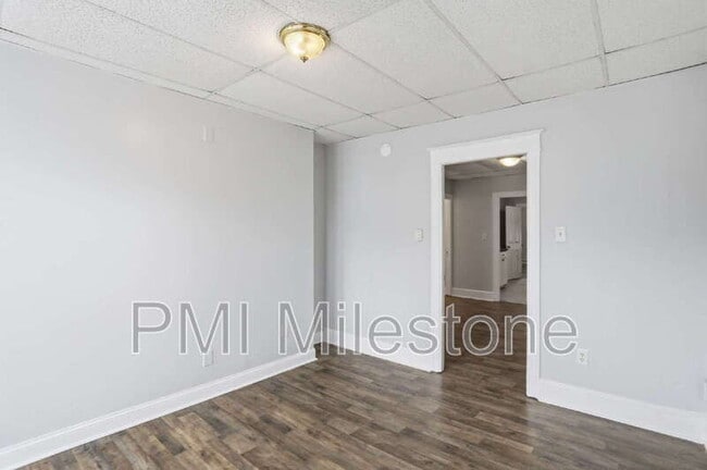 Building Photo - 207 N Mulberry St