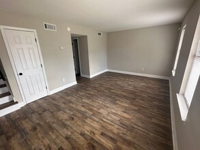 Building Photo - Location Location Location - West Ashley 2...