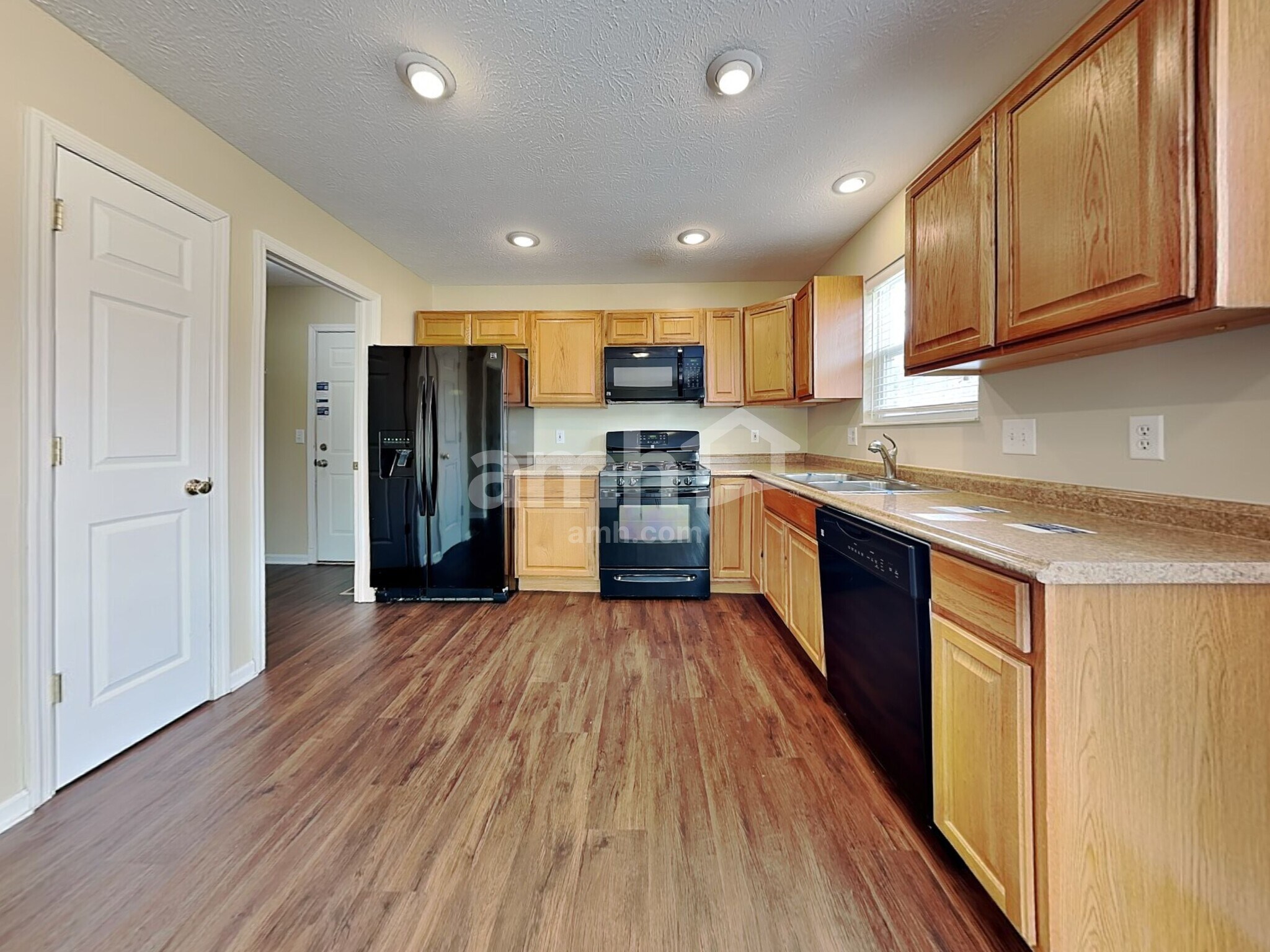 Building Photo - 6131 Pine Meadows Dr