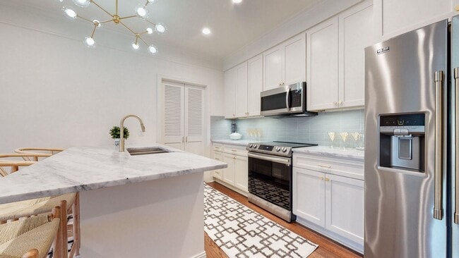 Building Photo - Amazing East Nashville 2 Bed/ 2 Bath Condo...