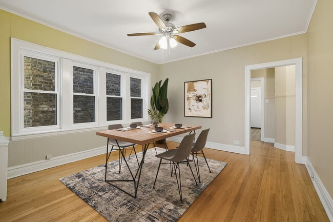 Building Photo - 4831 W Roscoe St