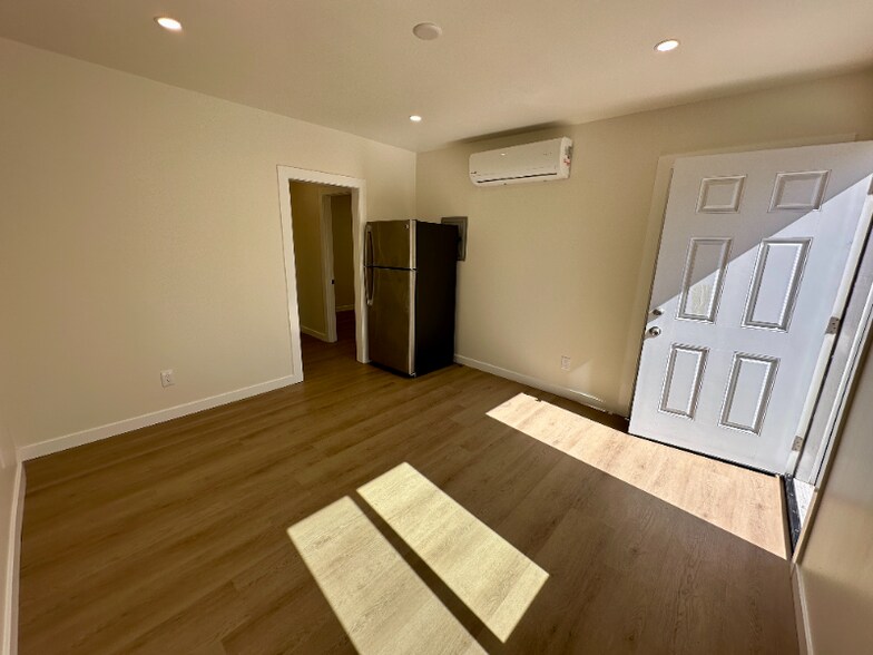 Building Photo - 1443 Linden Ave