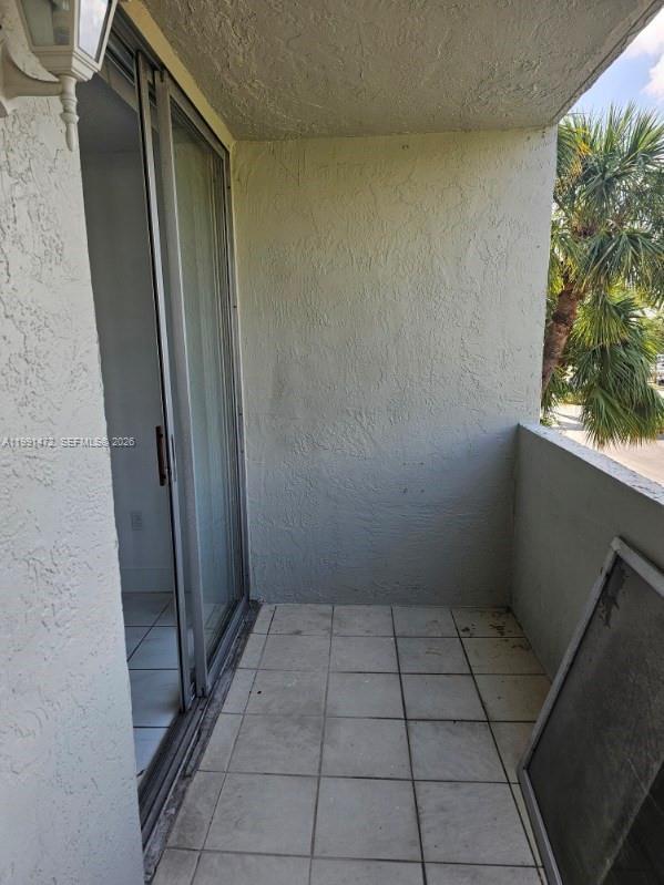 Building Photo - 10090 NW 80th Ct