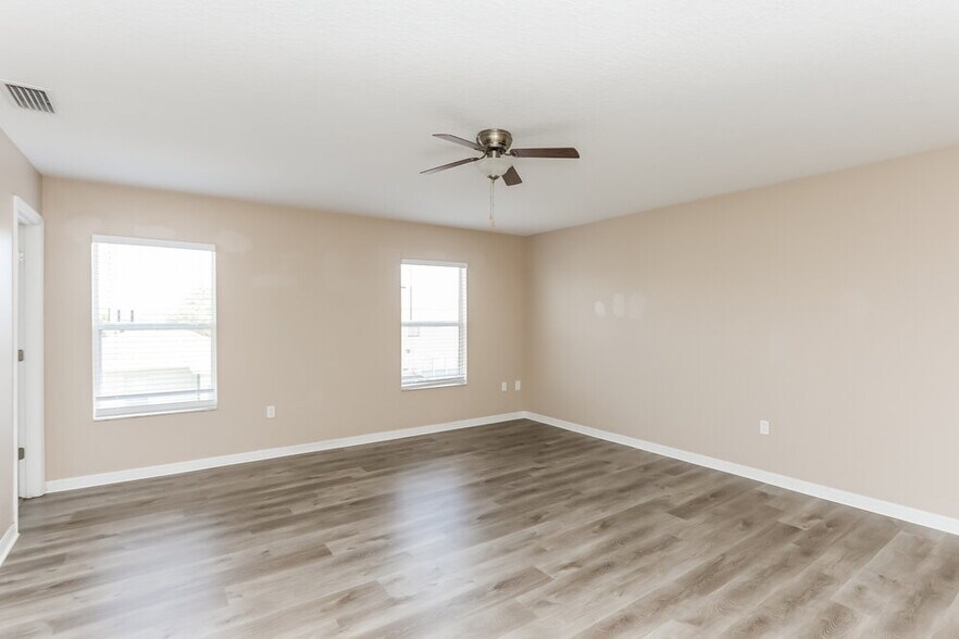 Building Photo - 12122 Fern Haven Ave