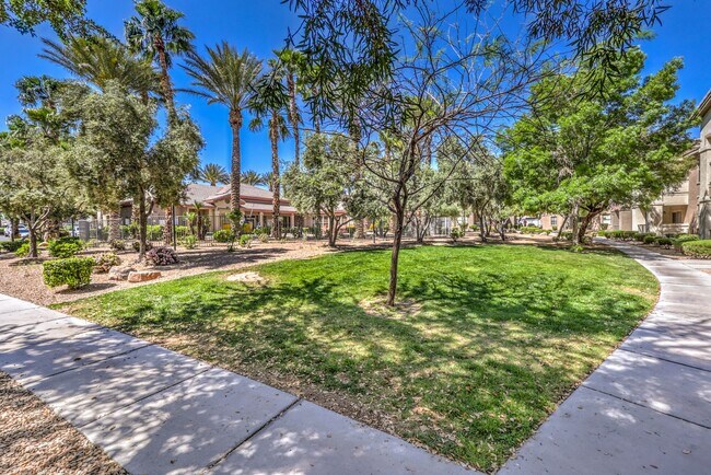 Building Photo - SW- 2 Bedroom Condo!