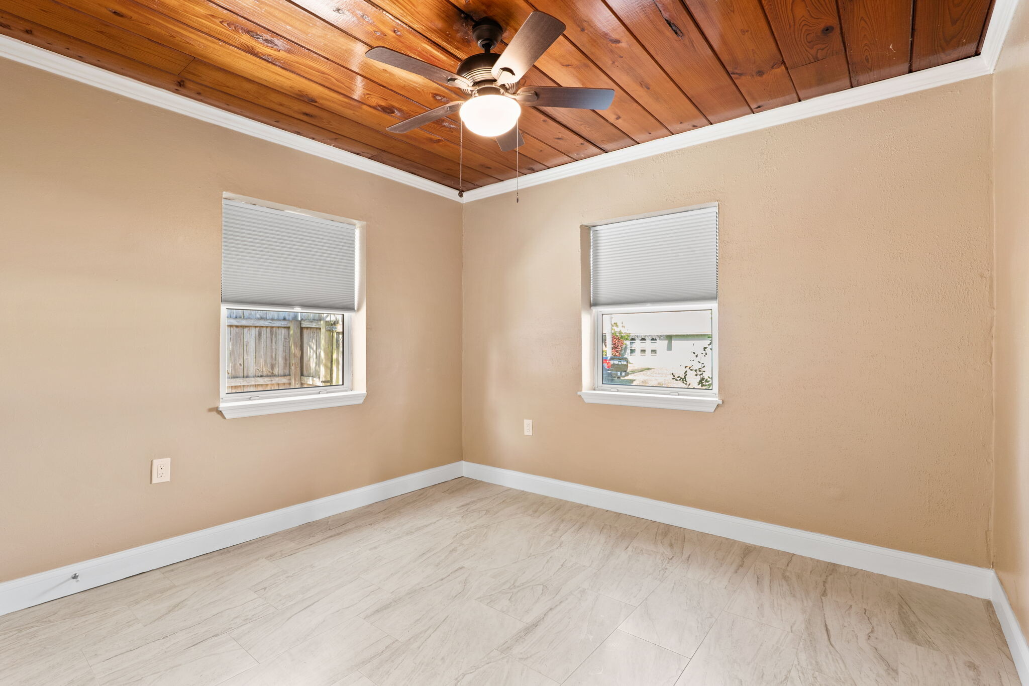 Building Photo - 329 Lee Ave