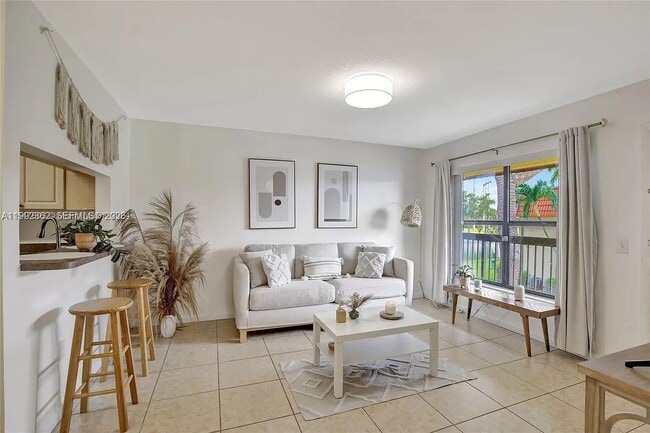 Building Photo - 561 NW 100th Pl