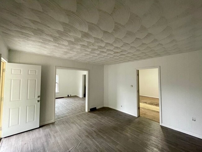 Primary Photo - 2 Bedroom 1 Bath with All New Interior