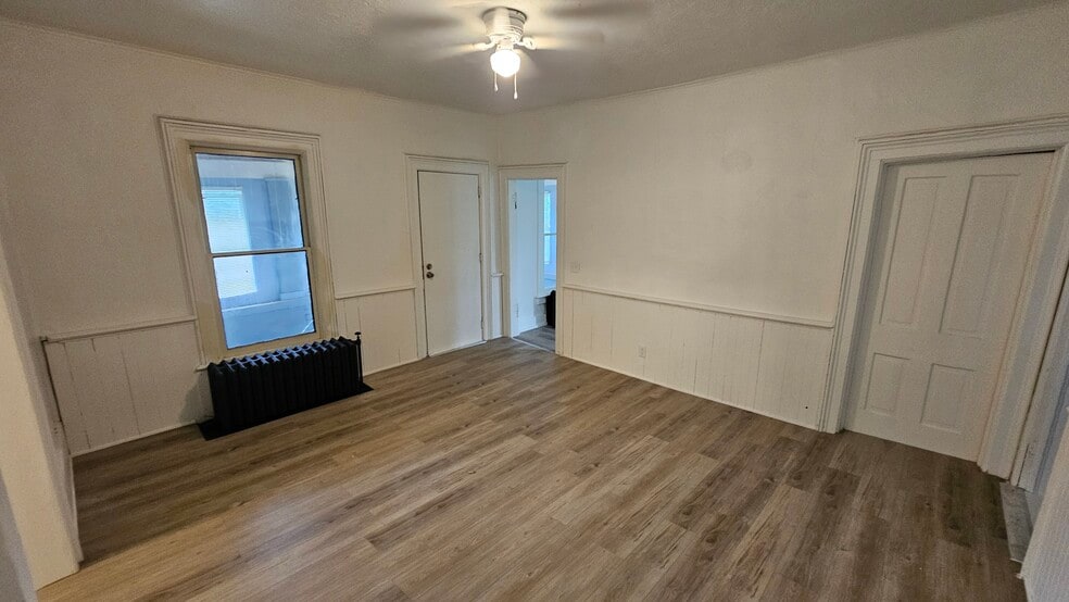 Living Room - 903 W Conger St