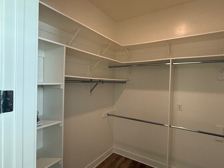 Building Photo - 11966 Wagner St