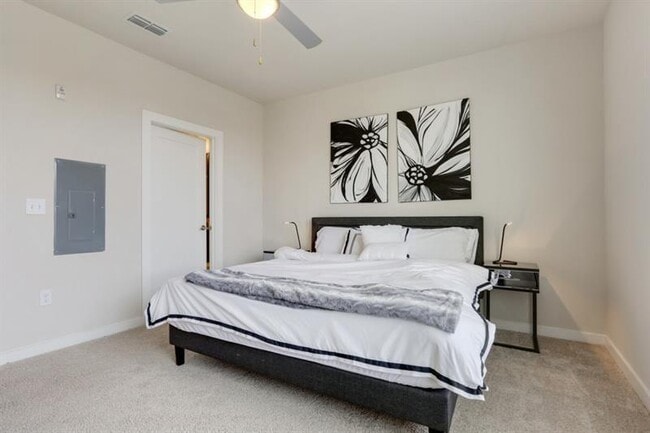 Building Photo - 299 North Highland Avenue Northeast