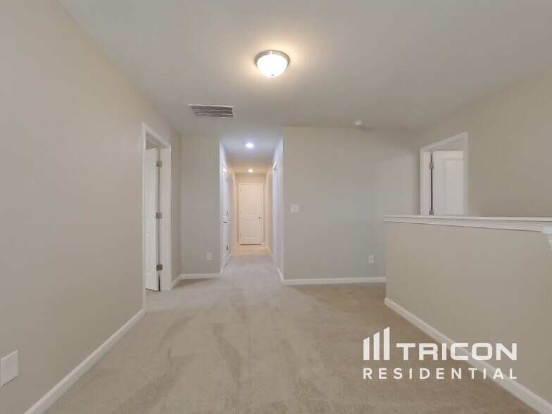 Building Photo - 410 Nola Ct NW