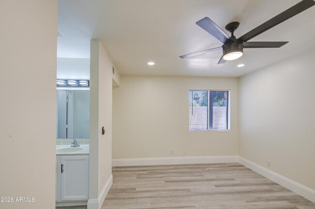 Building Photo - 2019 W Lemon Tree Pl