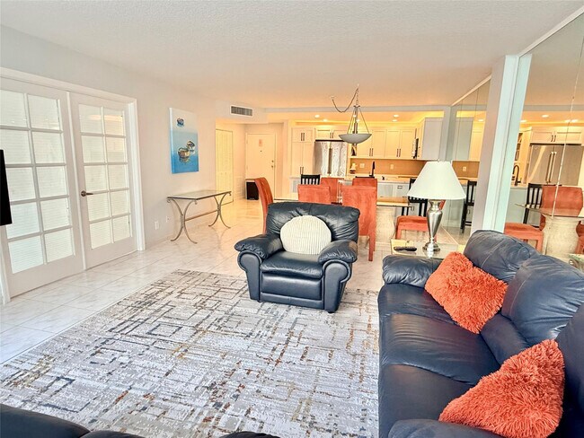 Building Photo - 800 SE 20th Ave