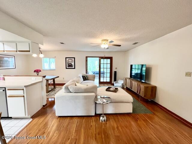 Building Photo - 2108 Rosewood Dr