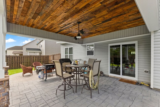 Building Photo - 135 Regatta Way