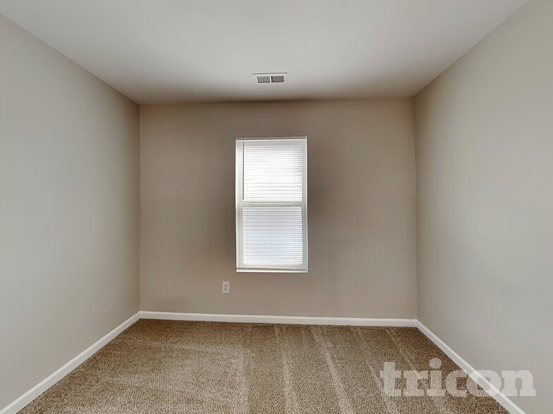 Building Photo - 931 Rook Rd