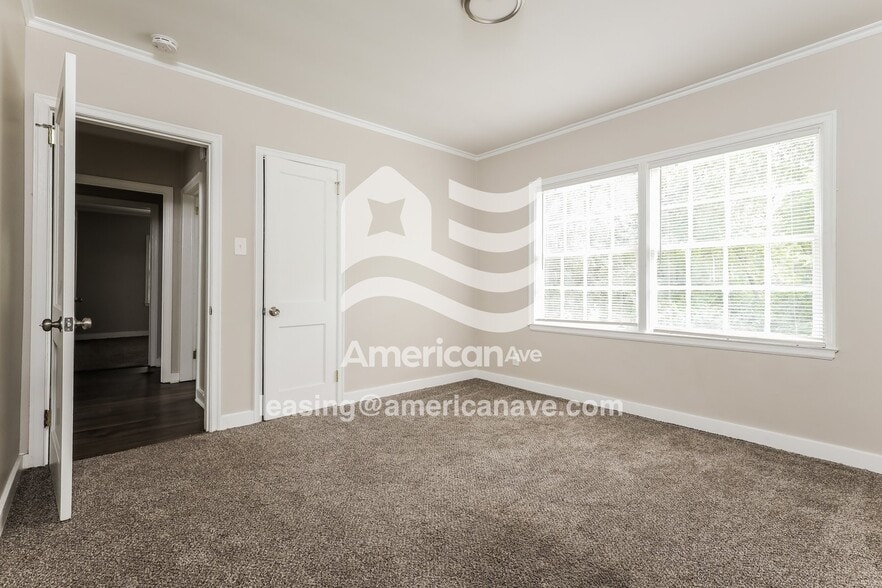 Building Photo - 724 Coolidge Ave