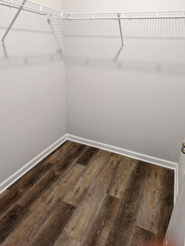 Building Photo - Beautiful 2 Bedroom 2 Bath off of Meriweather Road.