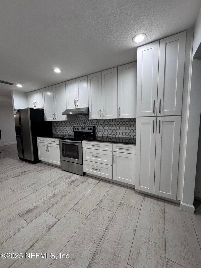 Building Photo - 7335 Floral Ridge Dr