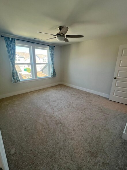 Building Photo - 386 Hammock Ln