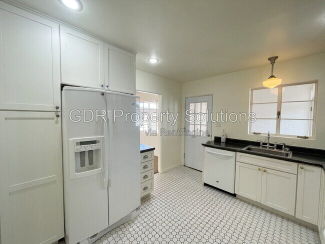 Building Photo - 5703 Princess Jeanne Ave NE
