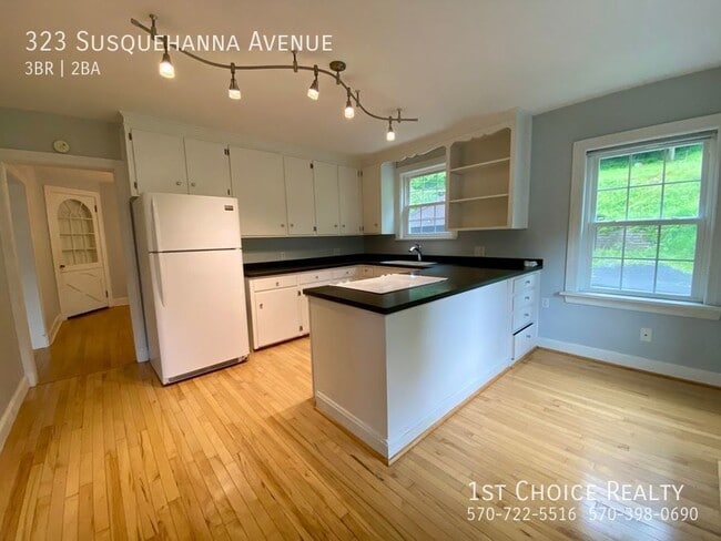 Primary Photo - 323 Susquehanna Ave