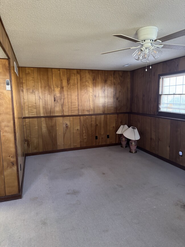 Building Photo - 295 Jamestown Rd