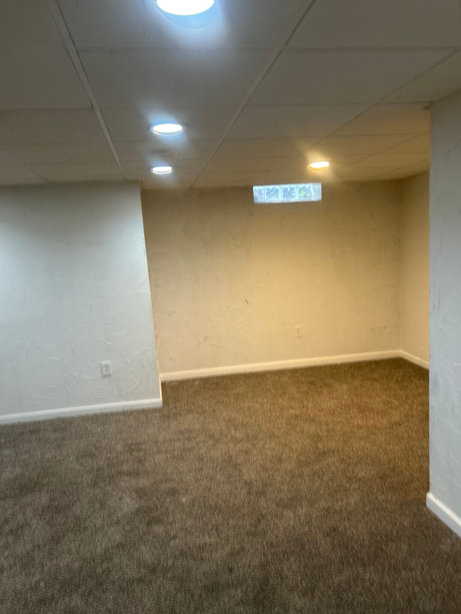 Building Photo - 694 Broadway