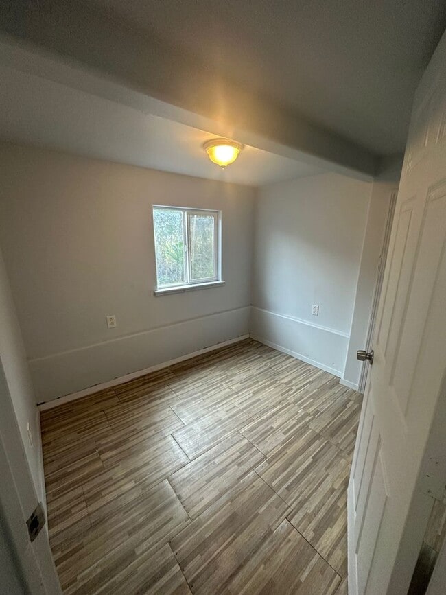 Building Photo - 1521 Kinoole St