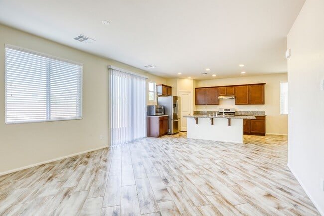 Building Photo - Great 3 bedroom home close to Nellis AFB