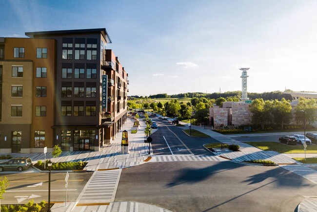 Building Photo - The Approach at Summit Park