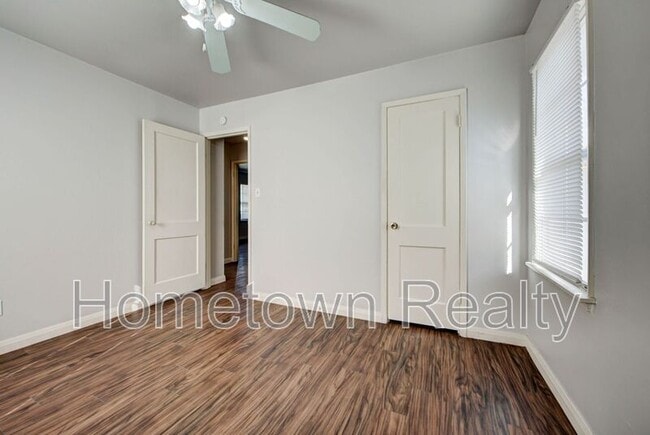 Building Photo - 432 Babb Dr