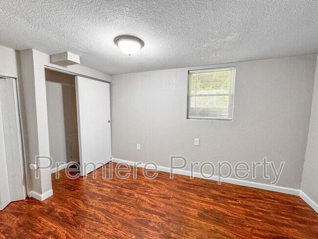 Building Photo - 1238 S Claremont Ave