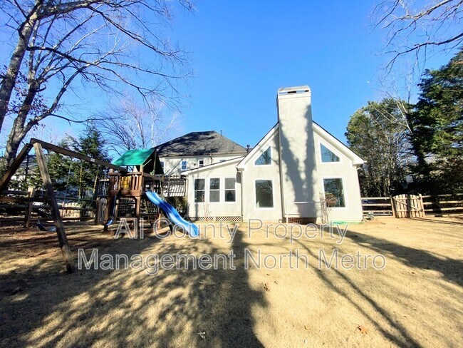 Building Photo - 565 Wayt Rd