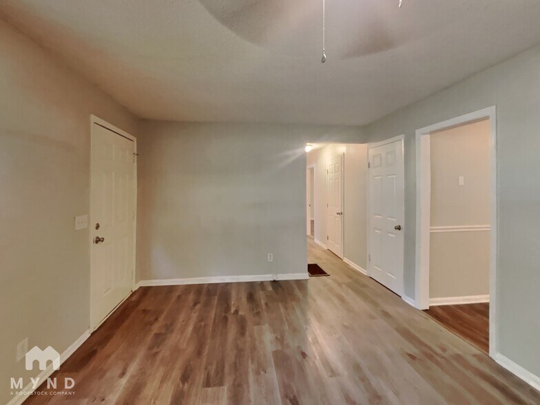 Building Photo - 5845 Cheryl Dr