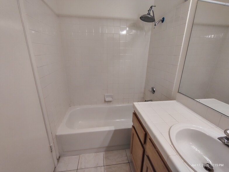 Building Photo - 1225 Taramar St